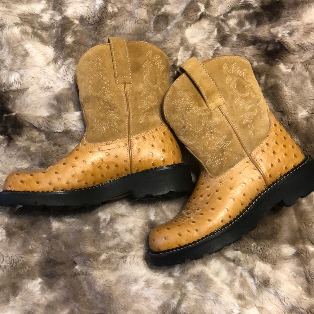 FINAL PRICE 🛍 Fat Baby Ariats